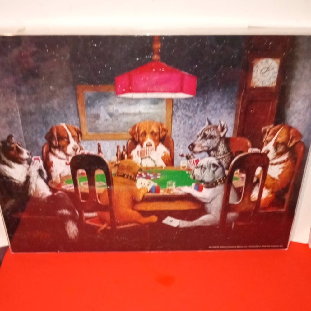 COLORFUL WALL DECOR OF DOGS PLAYING POKER